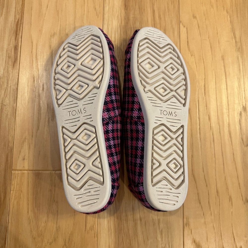 TOMS shoes, Women’s, size 9. New Without tags. Never worn. Pink & navy blue. - Picture 4 of 4